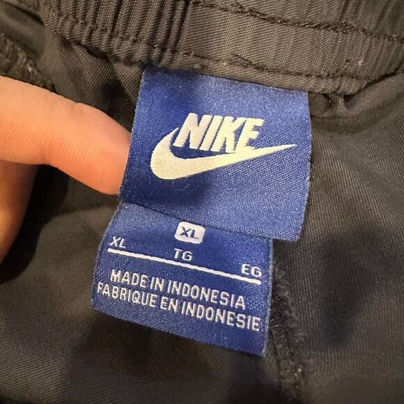 Nike Men's Black and Grey Joggers - Picture 3 of 3